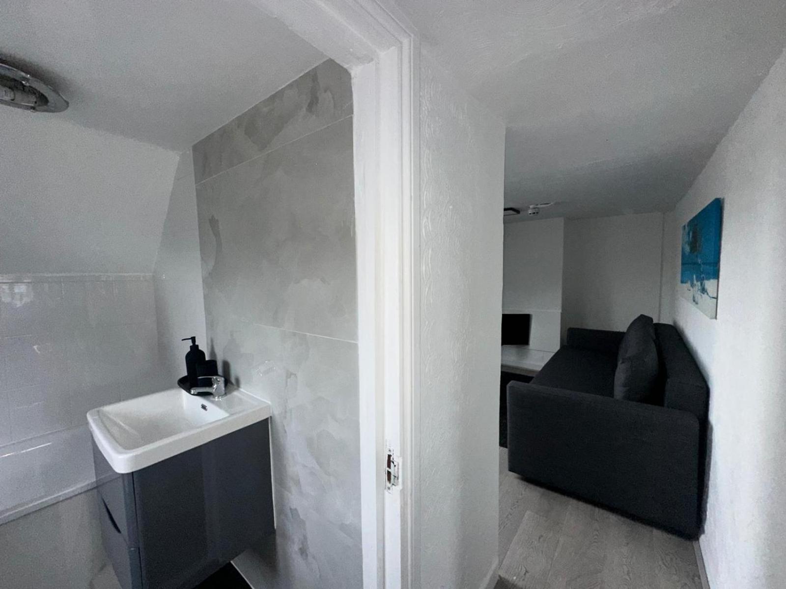 Apartment New One Bedroom In Chiswick London